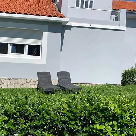 Design Club Semesterbostad