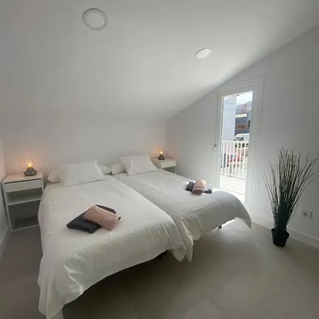 Semesterbostad Design Club *