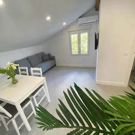 Semesterbostad Design Club