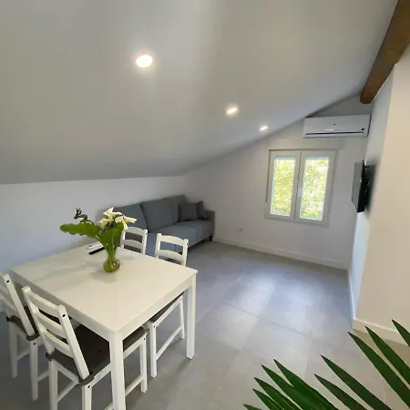 Semesterbostad Design Club